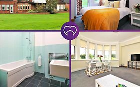 Signature - Greenlees Clubhouse 3 Bed